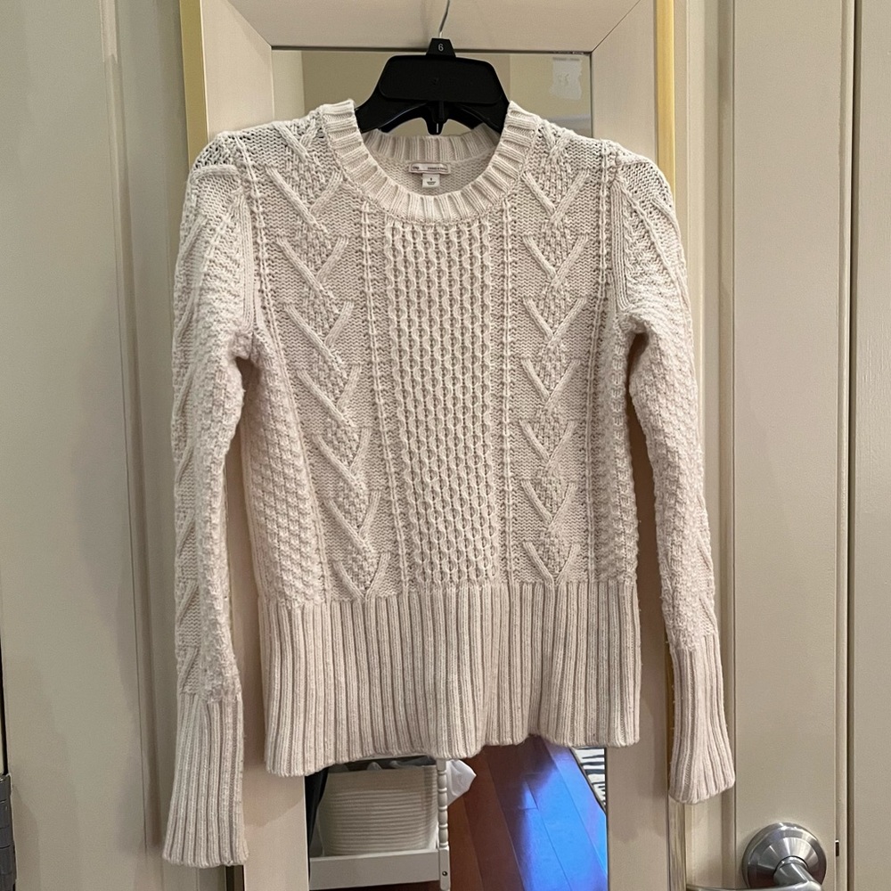 Gap wool blend cream cable knit sweater, fits like XS